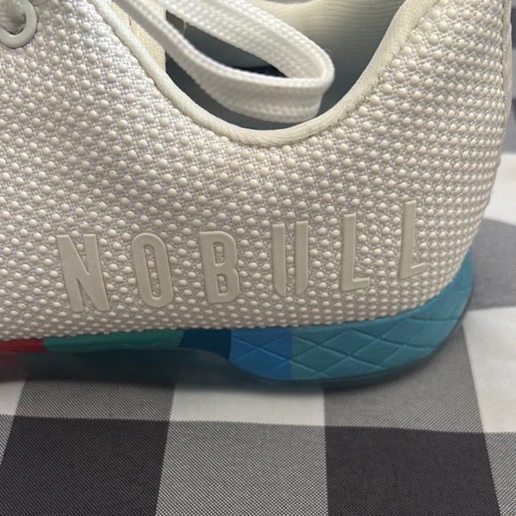 White NOBULL NWT athletic shoes, cute tropical design sides/bottom. Size 10 - Picture 5 of 5